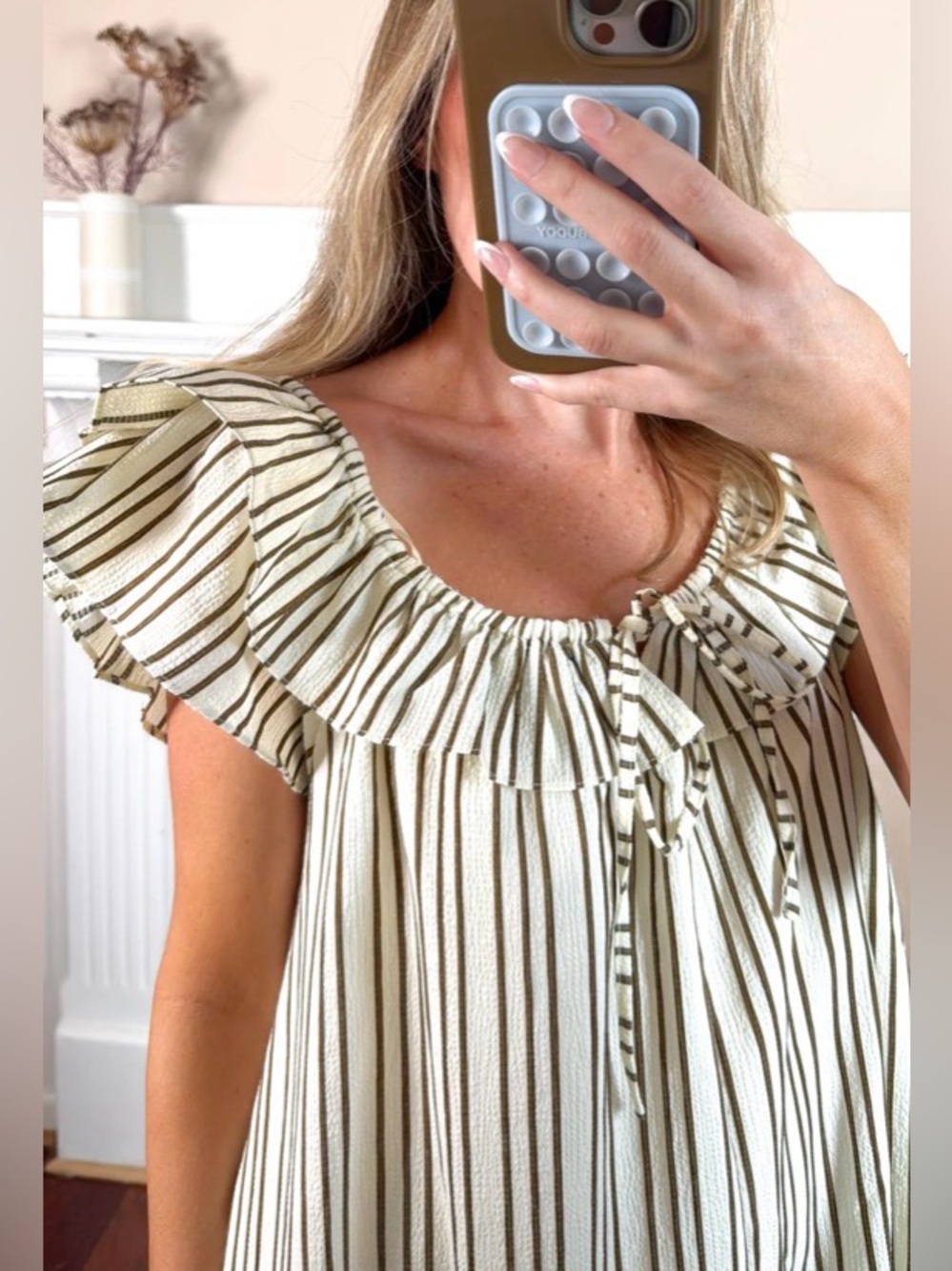 Striped Ruffle Romper - Picture 5 of 5